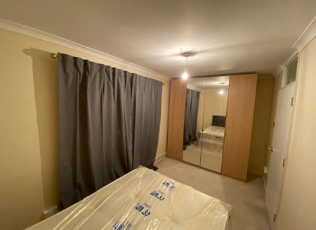 Room in a Shared Flat, William Guy Gardens, E3 - Photo 3