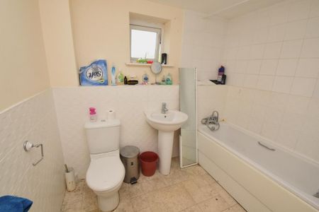 3 bedroom apartment to rent - Photo 5