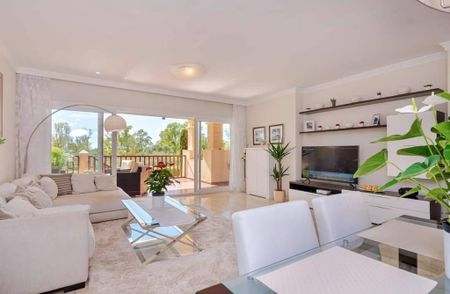 2 bedroom luxury Apartment for rent in Estepona, Spain - Photo 3