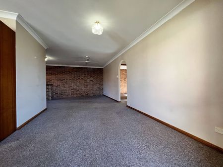 VILLA IN GREAT LOCATION - Photo 2