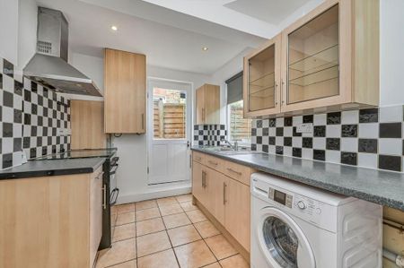 2 bedroom flat to rent - Photo 4