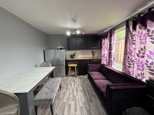 Room in a Shared House, Norfolk Park Village, S2 - Photo 1