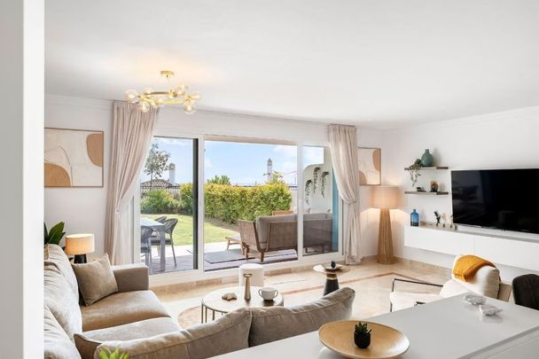 Apartment in Benahavís, Costa del Sol - Photo 1