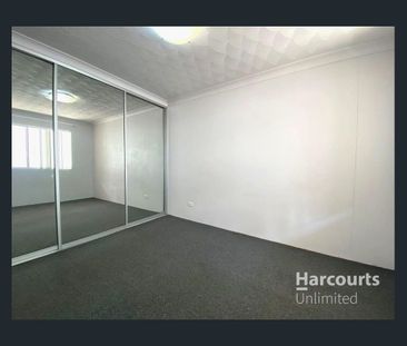 Spacious Two Bedroom Unit! - Photo 2