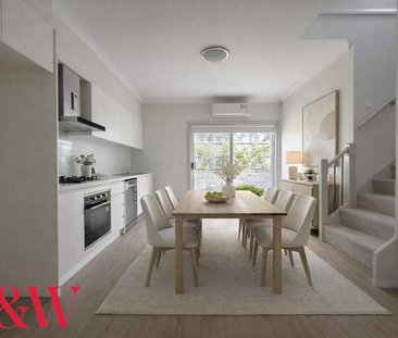 3 BEDROOM TOWNHOUSE IN COBBETT GARDENS ESTATE !! - Photo 2