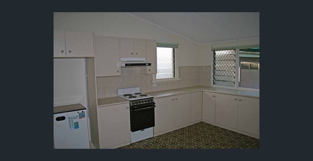 3-Bedroom Bungalow within 4km of the CBD - Photo 1