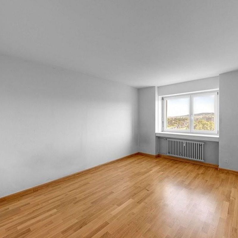 Living in a well-maintained high-rise building - Foto 1