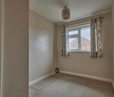 4 bedroom semi-detached house to rent - Photo 5