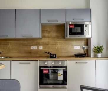 1 bedroom private hall to rent - Photo 6