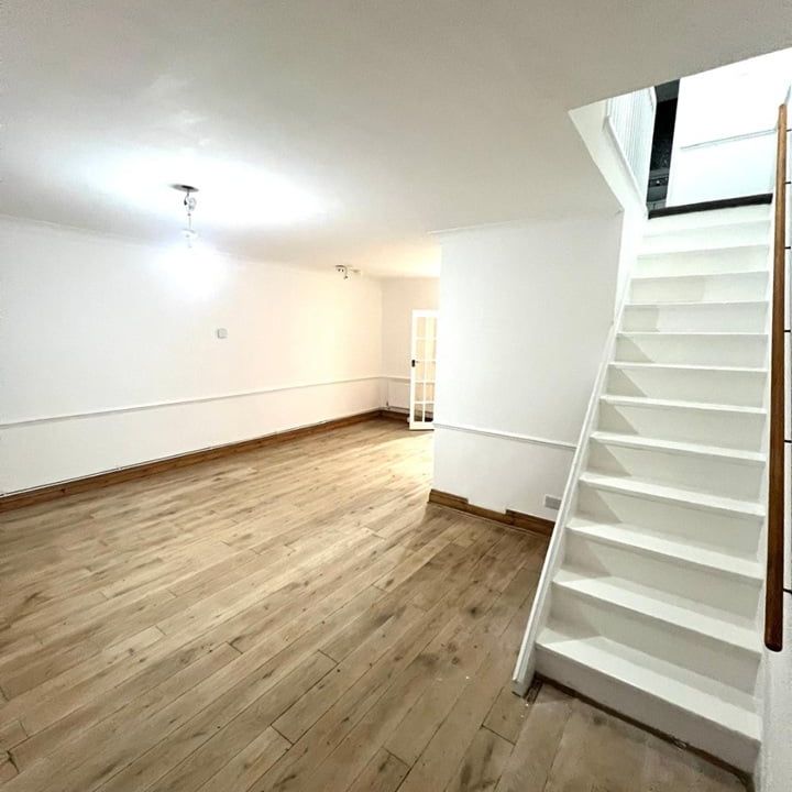 3 Bed Flat, Mcausland House, E3 - Photo 1