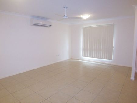 3 BEDROOM FAMILY HOME IN KIRWAN - Photo 3