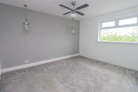 8 Cairnsmore Walk, Dundonald, Belfast, BT16 2SD - Photo 4