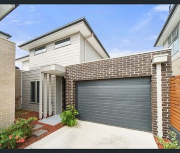 *** Near NEW - 3 Bdrm 2 Bath - FHS Zone - Modern Stylish Townhouse ... - Photo 3