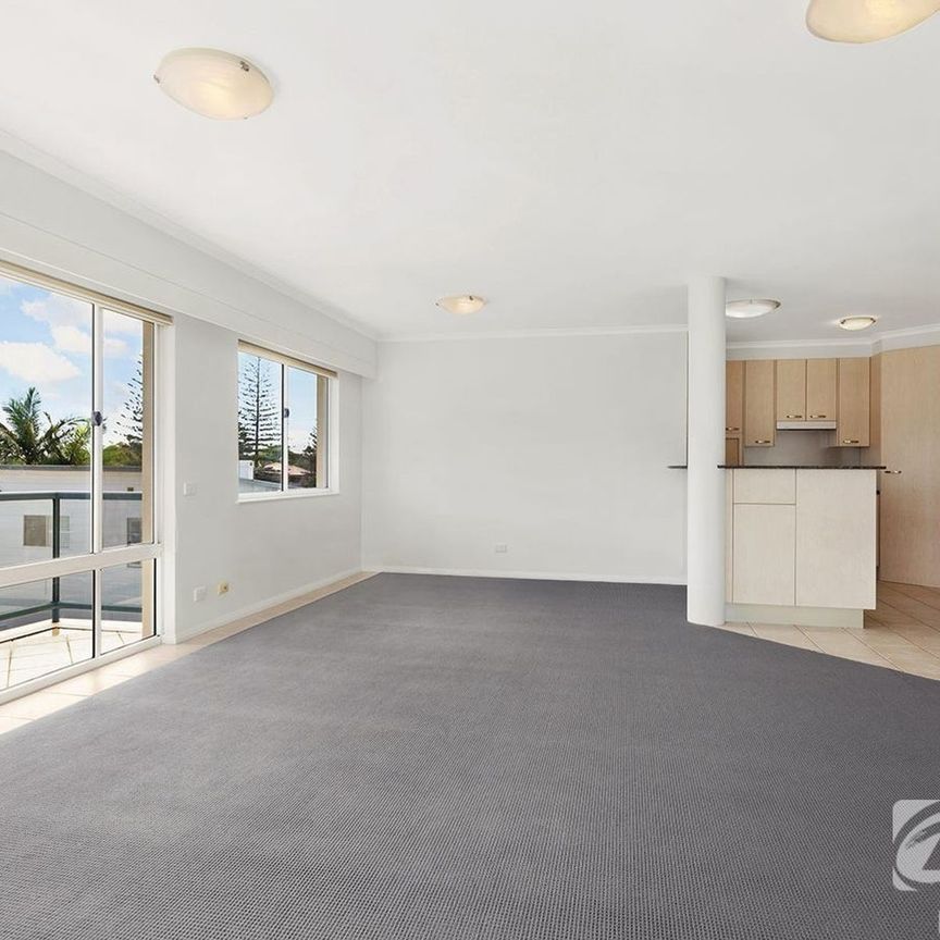 2 Bedroom Tuncurry Unit - Prime Location - Photo 1