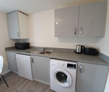 2 bedroom flat to rent - Photo 5