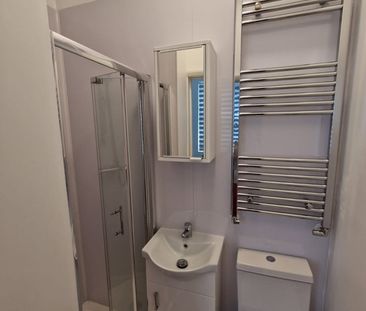 Room in a Shared House, Hardwicke Road, N13 - Photo 3