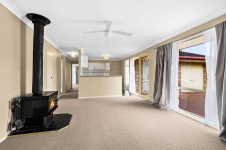 24 Durras Close, Flinders, NSW 2529 - Photo 4