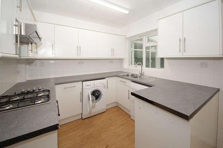 Farm Lane, London, N14 - Photo 2