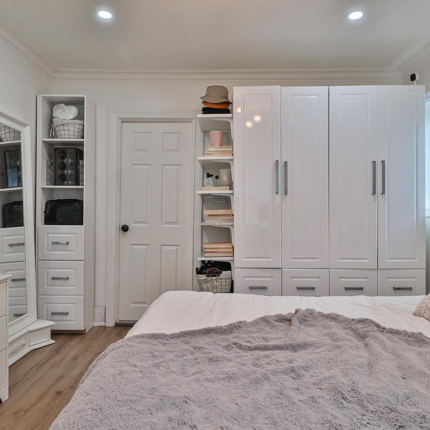 For Lease - 570 (MAIN) Vaughan Road, Toronto, Ontario - Photo 1