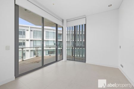 Fantastic Views Right On Fremantle Harbour! - Photo 5