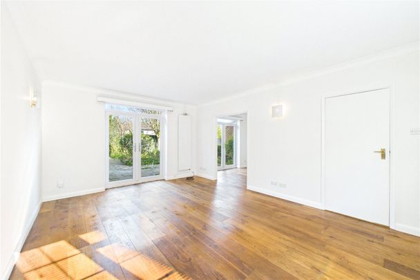 3 bedroom House in Rose Street, Wokingham - Photo 1