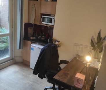 Studio Flat, Holyhead Road, CV1 - Photo 2