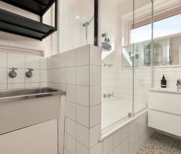 2 Bedroom Apartment in the Heart of Glen Huntly! - Photo 6