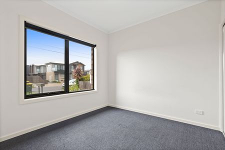 Charming 3-Bedroom Home in Thomastown - Photo 5