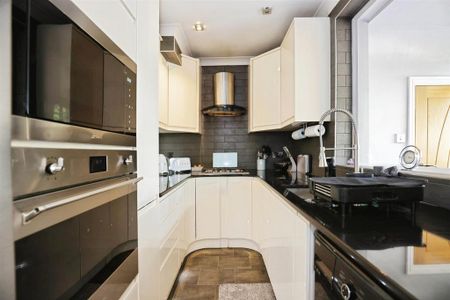 3 bedroom terraced house to rent - Photo 4