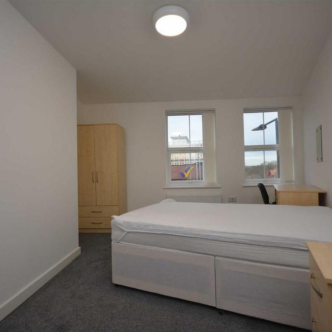 1 bedroom in a house share to rent - Photo 1