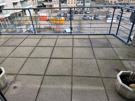 Duplex-appartement van 150m², 2 slaapkamers, mooi terras en gesloten garage op een toplocatie in het centrum van Lanaken! - Photo 5