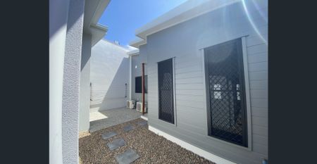 Compact, Contemporary & Close to Everything - Photo 3