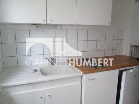 Location Appartement 1 pièce 30m² ST ETIENNE 42000 - Photo 2