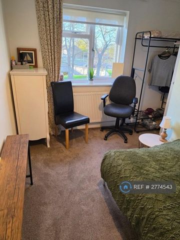 1 bedroom in a house share to rent - Photo 5