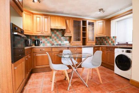 Mayes Close - Photo 5