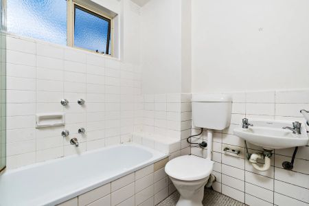 Light and Spacious One Bedroom! - Photo 4