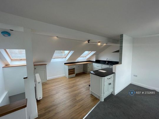 3 bedroom maisonette to rent - Photo 1