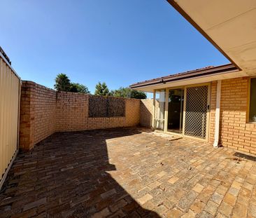 Family Home on a Large Block in Camillo - Photo 4