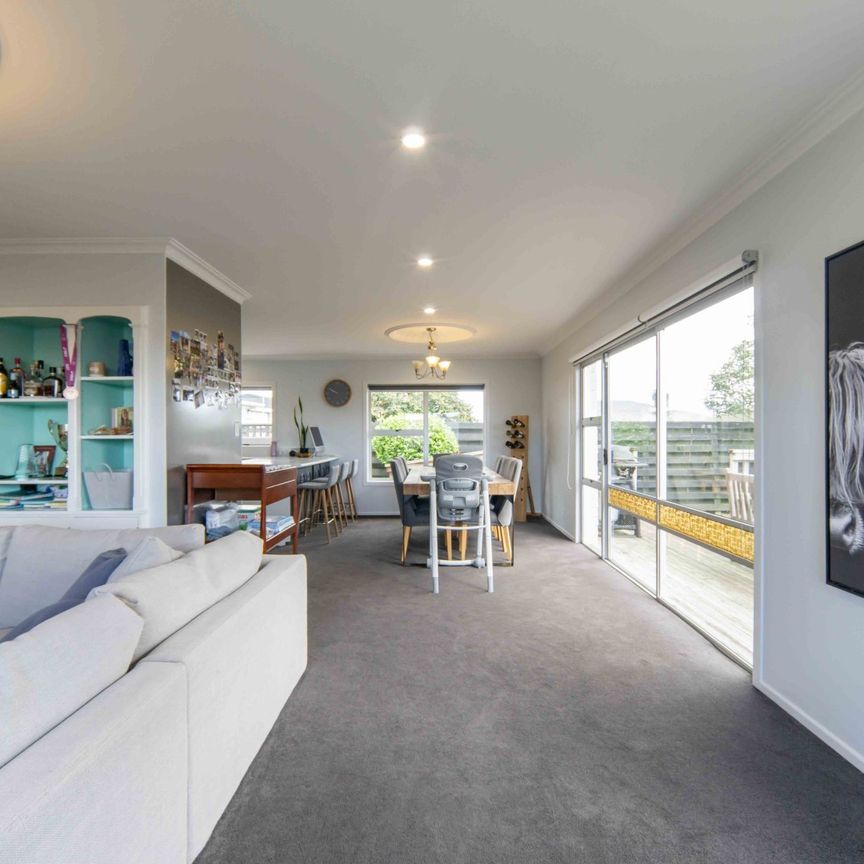 Three Bedroom Family Home - Photo 1