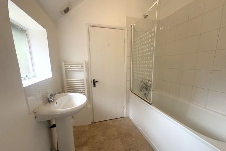 Guildford Lane, Albury, Surrey, GU5 - Photo 3