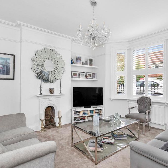 3 bedroom end of terrace house to rent - Photo 1