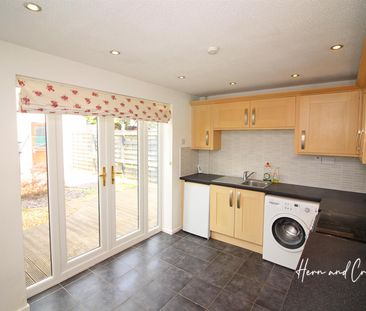 2 Bedroom House - Semi-Detached - Photo 6
