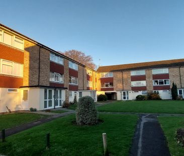 1 bed Flat in York Close , Horsham, RH13 5PH - Photo 5