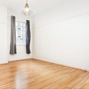 Stylish Inner-City Sanctuary in the Heart of Darlinghurst - Photo 3