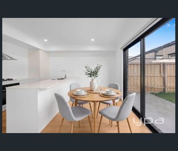 Affordable Townhouse Living in Mickleham! - Photo 2