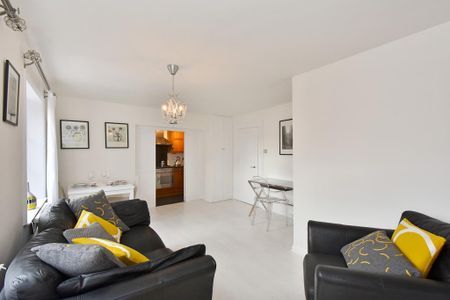 1 bedroom flat to rent - Photo 2