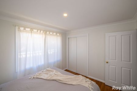 BEAUTIFULLY DESIGNED 3 BEDROOM HOME!! - Photo 4