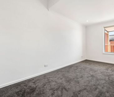 Enjoy Low-Maintenance Living - Photo 4