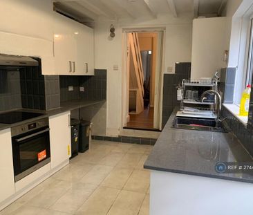 1 bedroom in a house share to rent - Photo 6