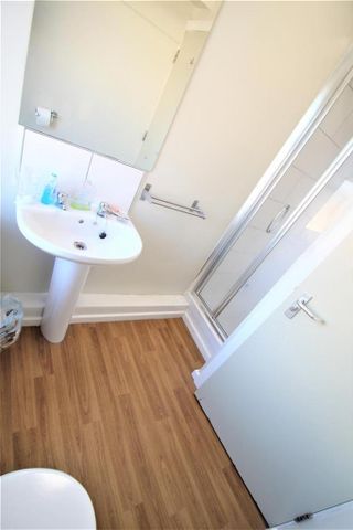 5 bedroom semi-detached house to rent - Photo 3